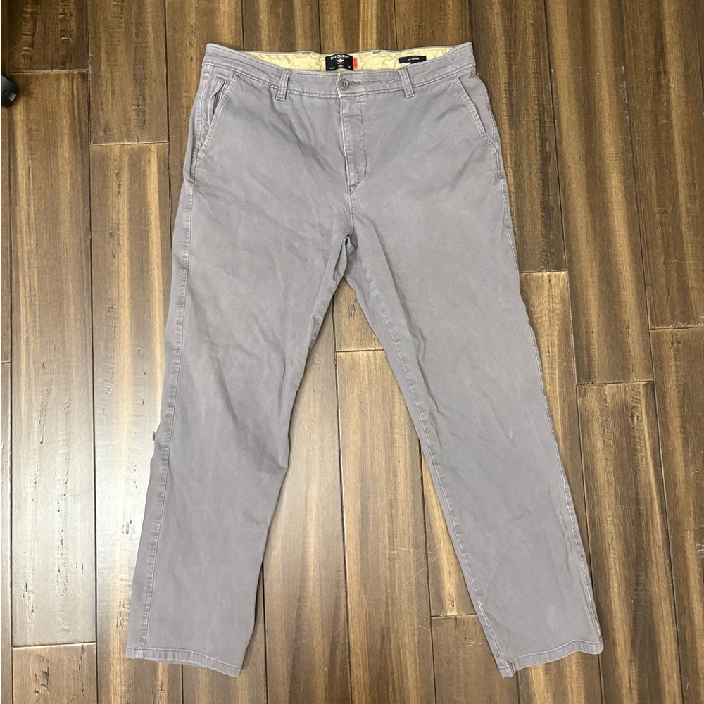 Dockers Men's Gray Chinos Slim/Coupe Sz 36x39 Pockets Casual Work Office Belt